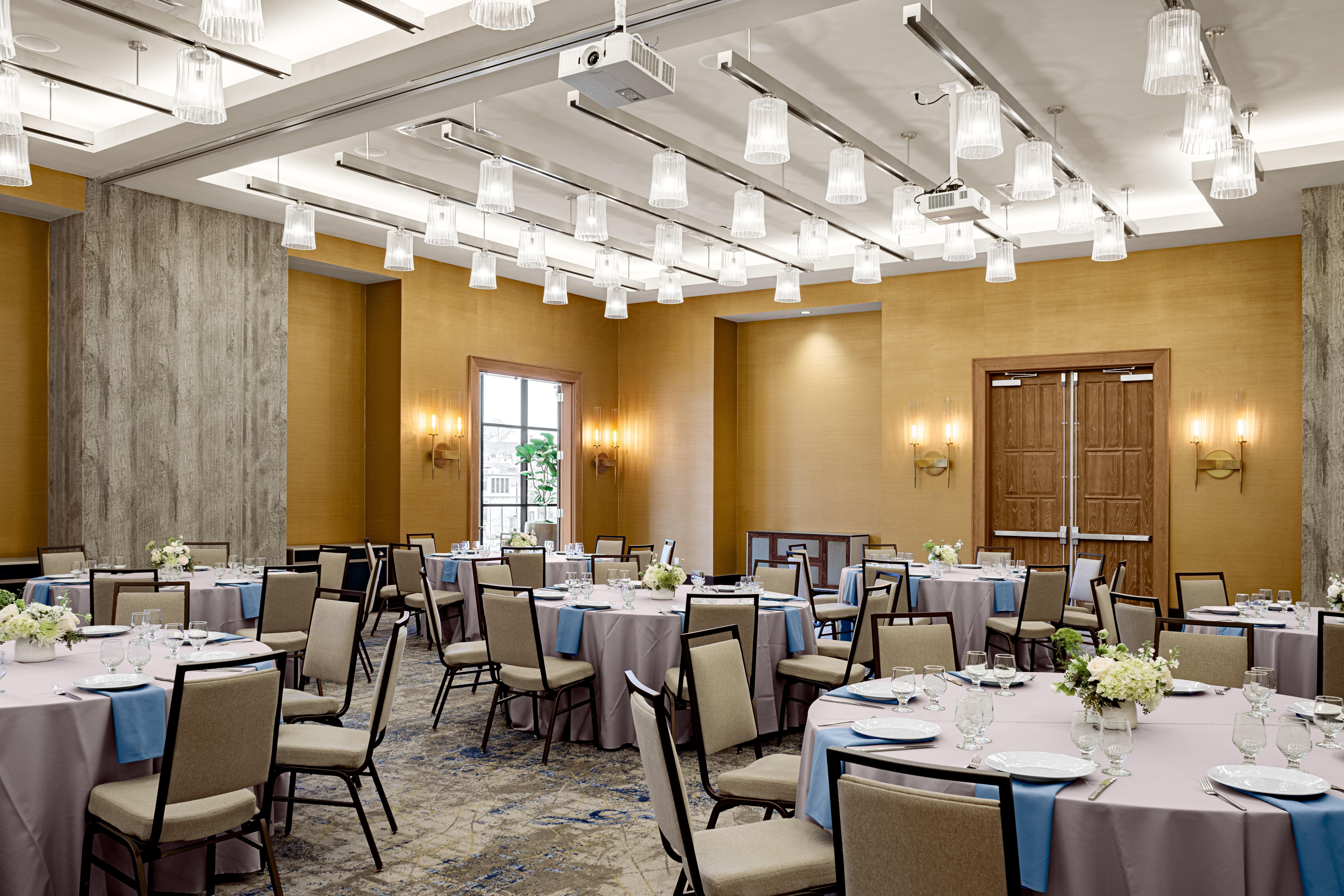 Holiday Inn & Suites Nashville Downtown Broadway Екстер'єр фото