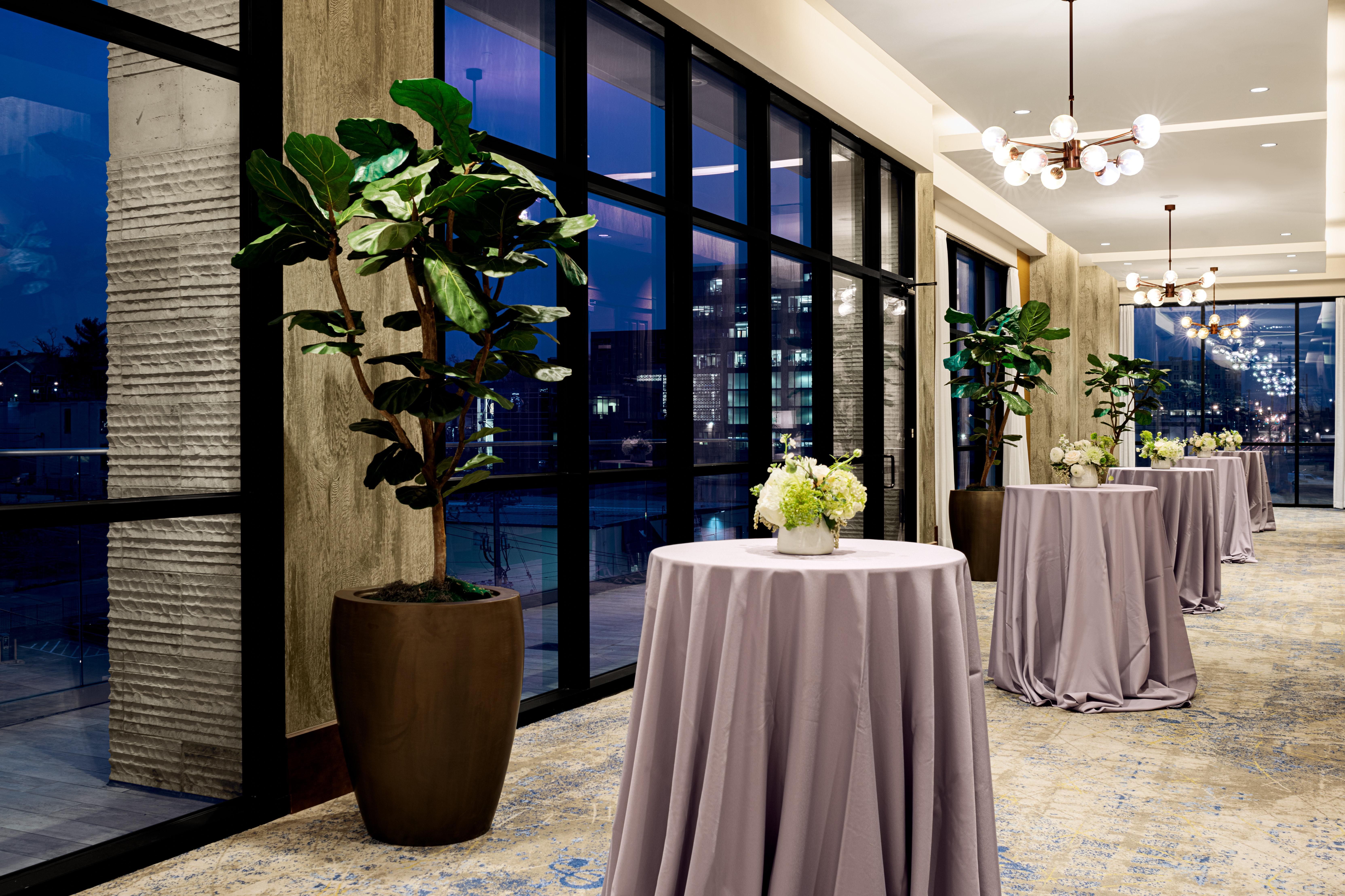 Holiday Inn & Suites Nashville Downtown Broadway Екстер'єр фото