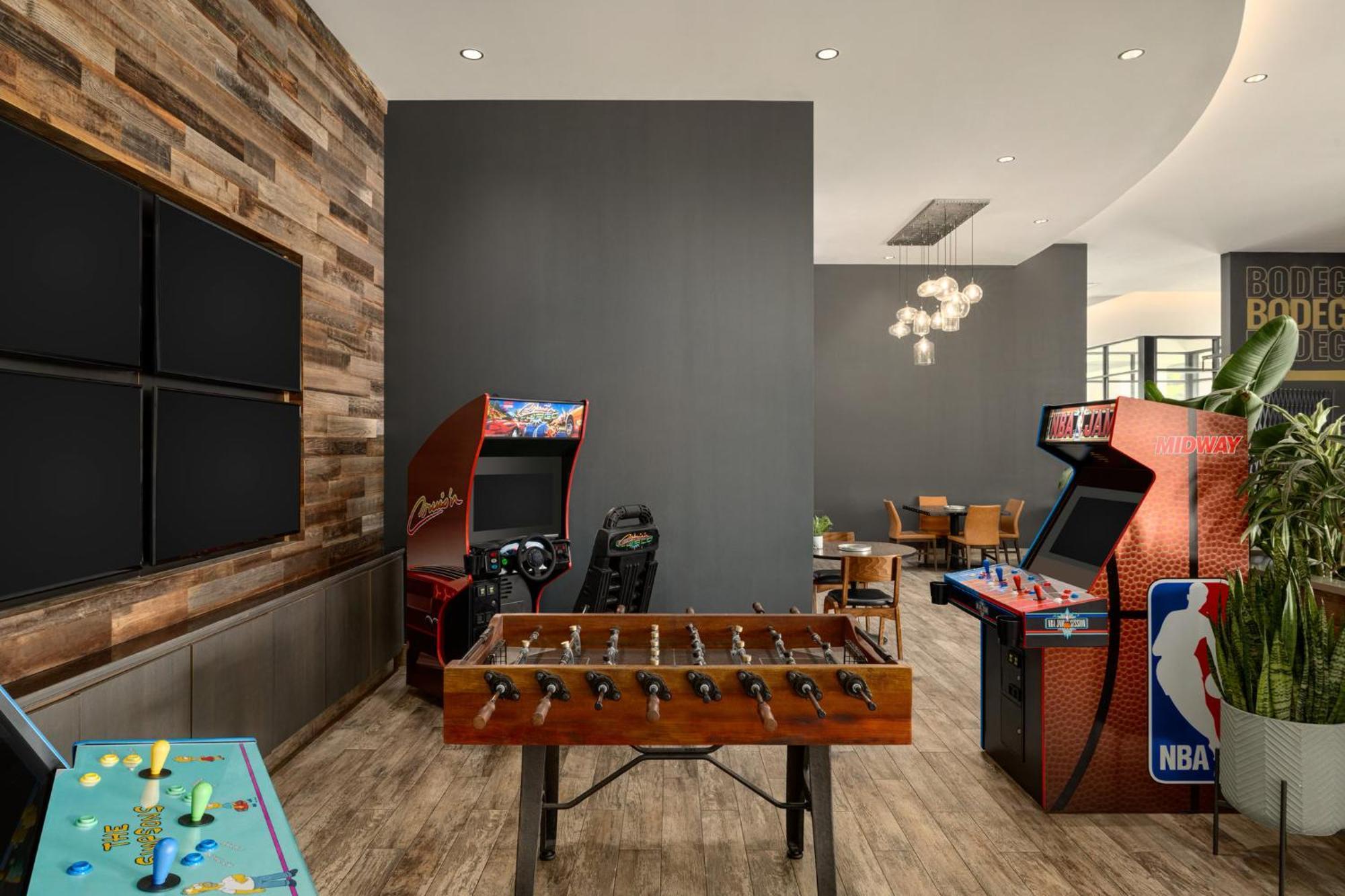 Holiday Inn & Suites Nashville Downtown Broadway Екстер'єр фото
