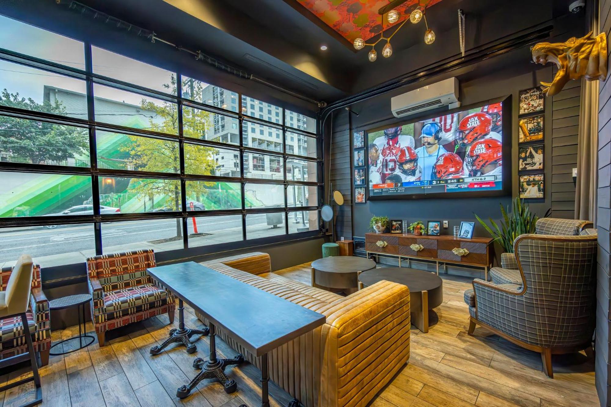 Holiday Inn & Suites Nashville Downtown Broadway Екстер'єр фото